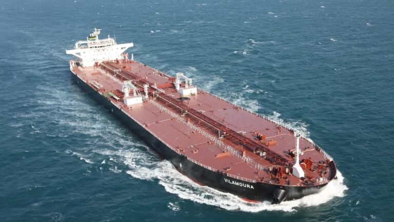 Танкер Vilamoura после взрыва, поврежденное судно — nicetry.blog