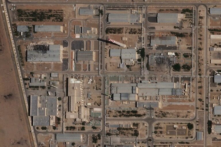 США нанесли удары по ключевым иранским ядерным объектам - nicetry.blog
